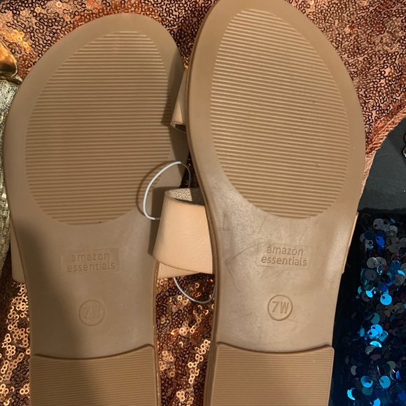 Amazon essentials - Picture 3 of 3